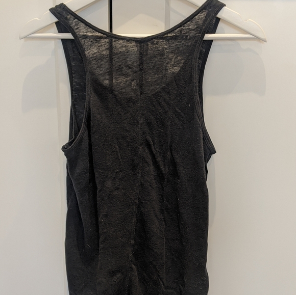 Black tank top - Picture 2 of 2